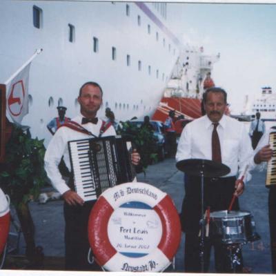 MS Deutscland 2001